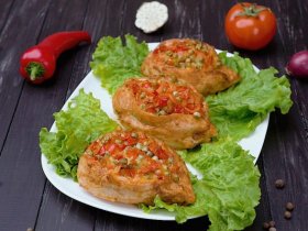 Куриное филе запеченное с овощами