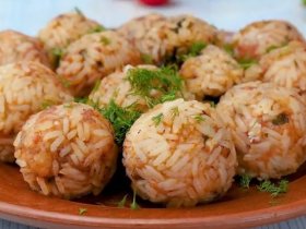 Куриные шарики с рисом во фритюре