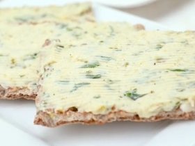Ароматное масло с травами и чесноком