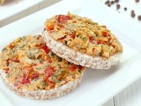 Пикантное масло с базиликом и вялеными томатами