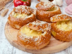 Булочки фаршированные грибами, ветчиной и сыром
