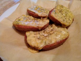 Горячие бутерброды с сыром и чесноком в духовке