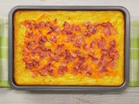 Запеканка из картофельного пюре с сыром и беконом