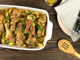 Пряные куриные ножки с картофелем
