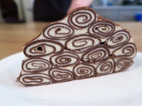 Шоколадный блинный торт с кремом
