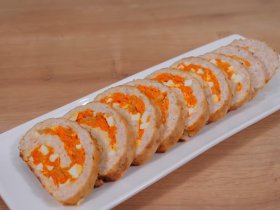 Куриный рулет с яйцом и морковью