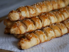 Мясные палочки в тесте