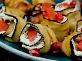 Рулетики из баклажана с фетой и зеленью