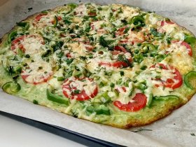 Пицца из кабачков с овощами