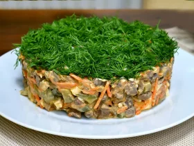 Печеночный салат с огурцом и морковью