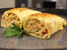 Кабачковый рулет с фаршем