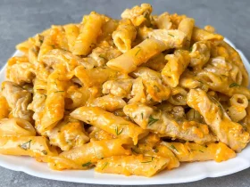 Паста с мясом в соусе
