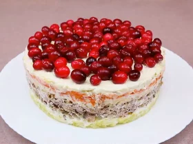 Салат "Мимоза" с тунцом и сыром