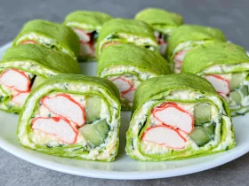 Роллы из лаваша с крабовыми палочками и огурцом