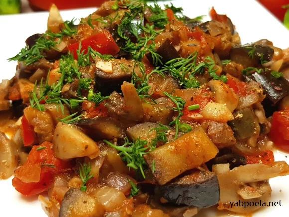 Закуска из баклажанов с грибами и чесноком Закуска из баклажанов с грибами и чесноком