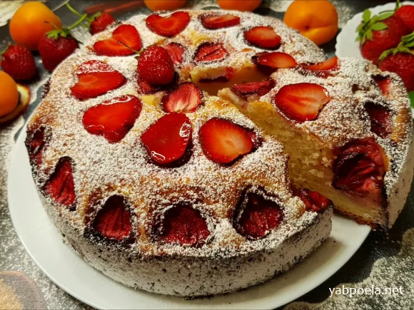 Творожный пирог с клубникой Творожный пирог с клубникой