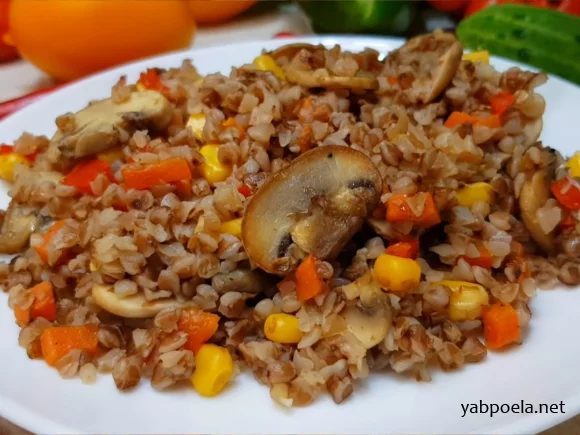 Гречка с грибами и овощами Гречка с грибами и овощами