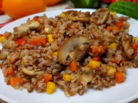 Гречка с грибами и овощами