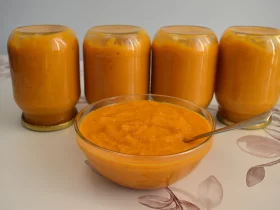 Домашняя кабачковая икра с запечёнными овощами