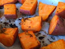 Батат в духовке с кокосовым маслом и лаймом