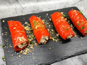 Рулетики из сладкого перца с сыром