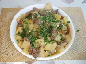 Тушеная картошка с мясом в банке: восхитительный домашний рецепт