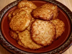 Драники из картошки (деруны) - быстрый и простой рецепт