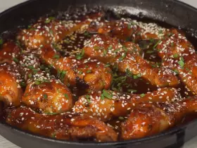 Куриные голени в медово-чесночном соусе