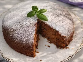 Постная медово-пряная коврижка с изюмом