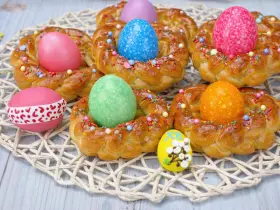 Пасхальные булочки-веночки