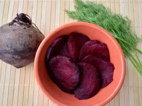 Свекла в микроволновке - быстрый способ