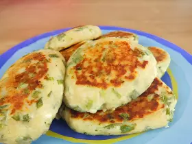 Пирожки из творожного теста