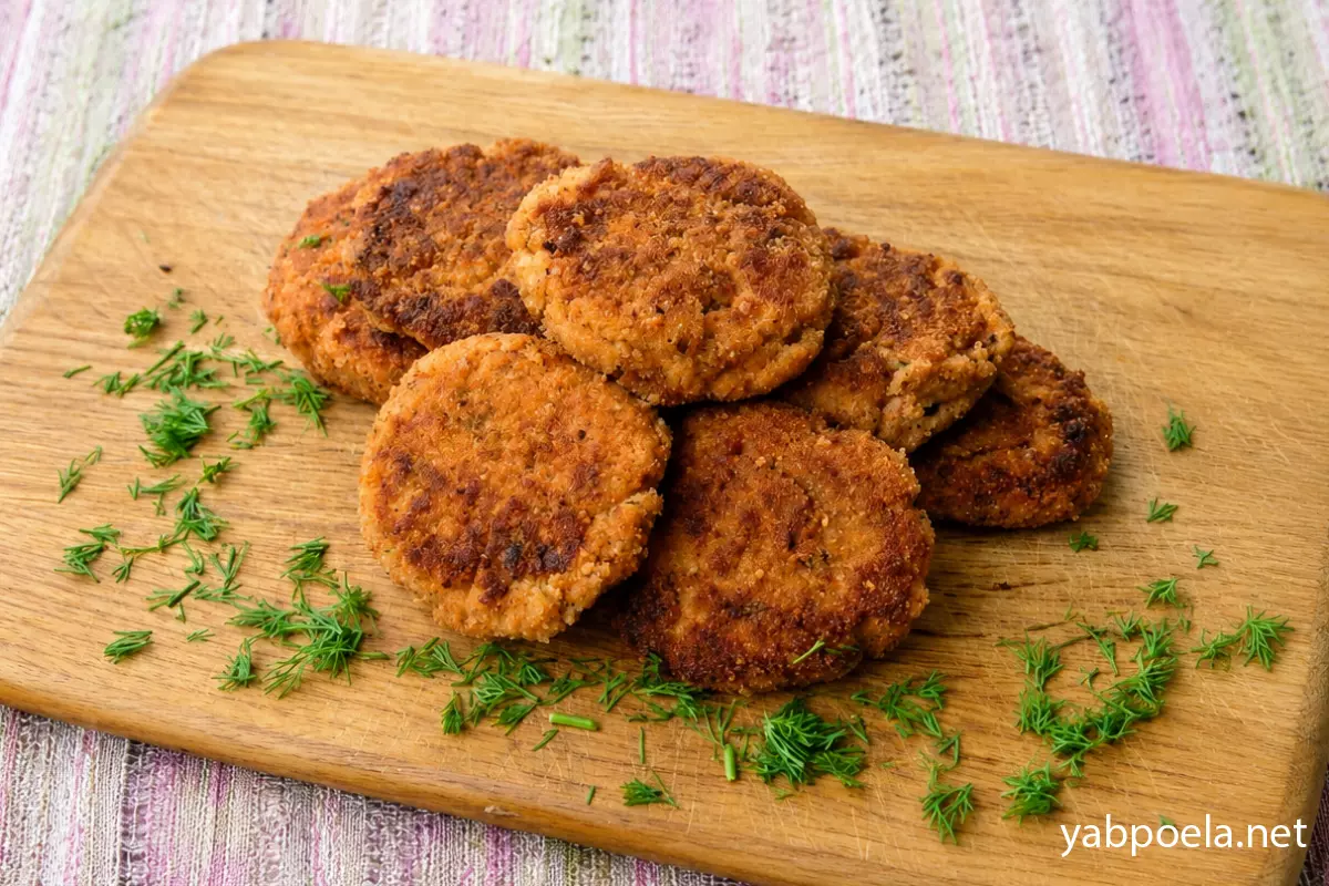 Котлеты из красной рыбы с укропом