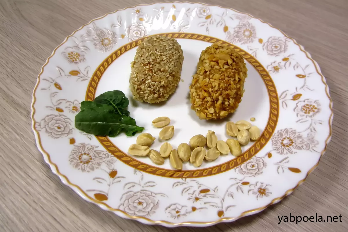 Запеченные рыбные котлеты в кунжуте и орехах