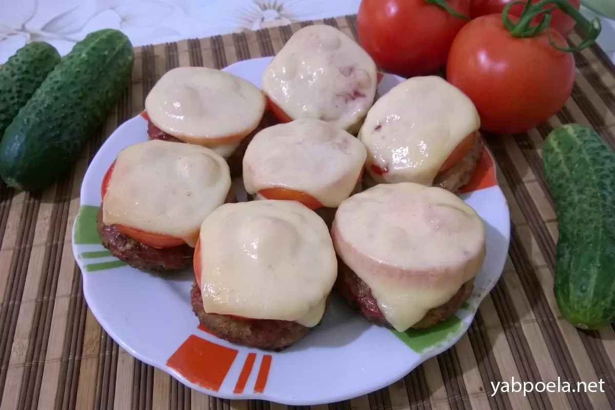 Котлеты с помидорами и сыром в духовке