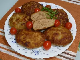Сочные домашние котлеты (Секрет нарезанного лука и картофеля)