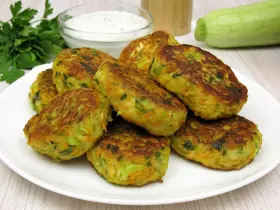 Овощные котлеты с кабачком, морковью и картофелем