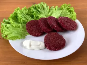 Свекольные котлеты
