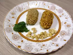 Запеченные рыбные котлеты в кунжуте и орехах