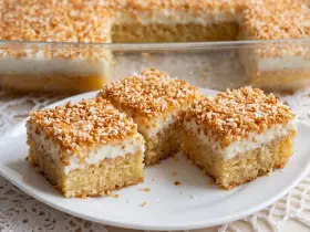 Арабский молочный пирог с заварным кремом и кокосовой стружкой