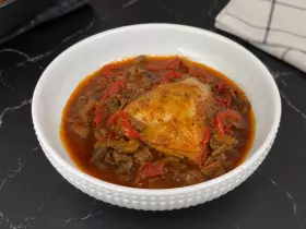 Курица по-итальянски с грибами и вином