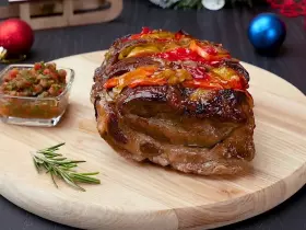 Свинина запеченная с овощами и медом