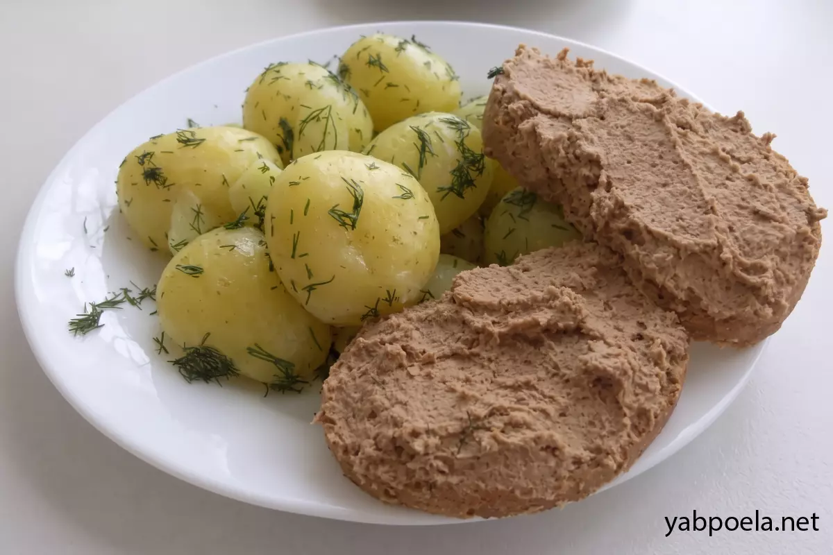Паштет из куриной печени с луком и морковью