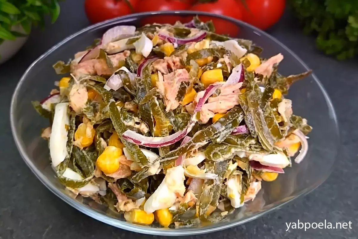Салат с морской капустой и тунцом
