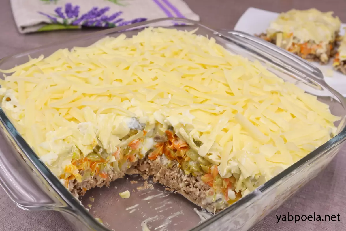 Слоеный салат с куриной печенью