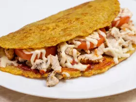 Большой картофельный чебурек с фаршем и сыром