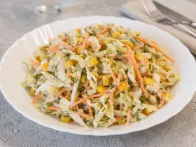 Салат с пекинской капустой и оригинальной заправкой