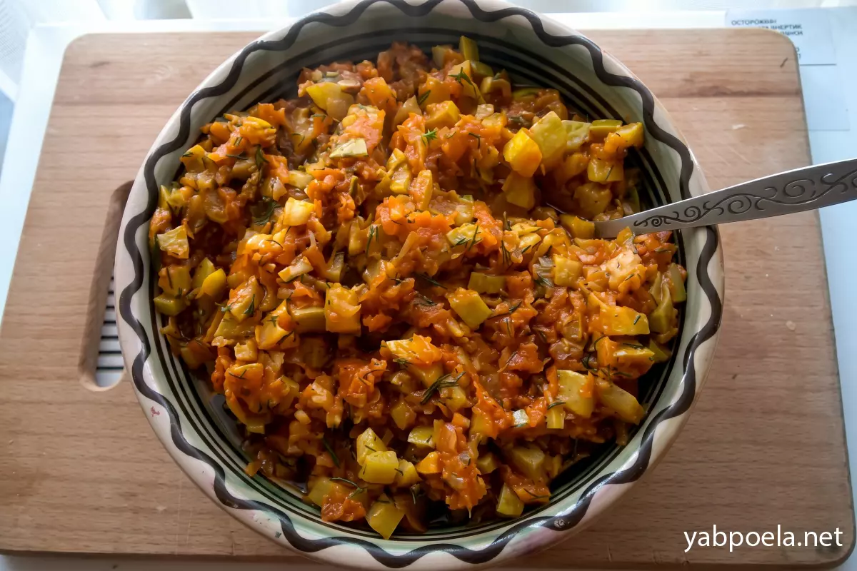 Кабачки тушеные с морковью и луком
