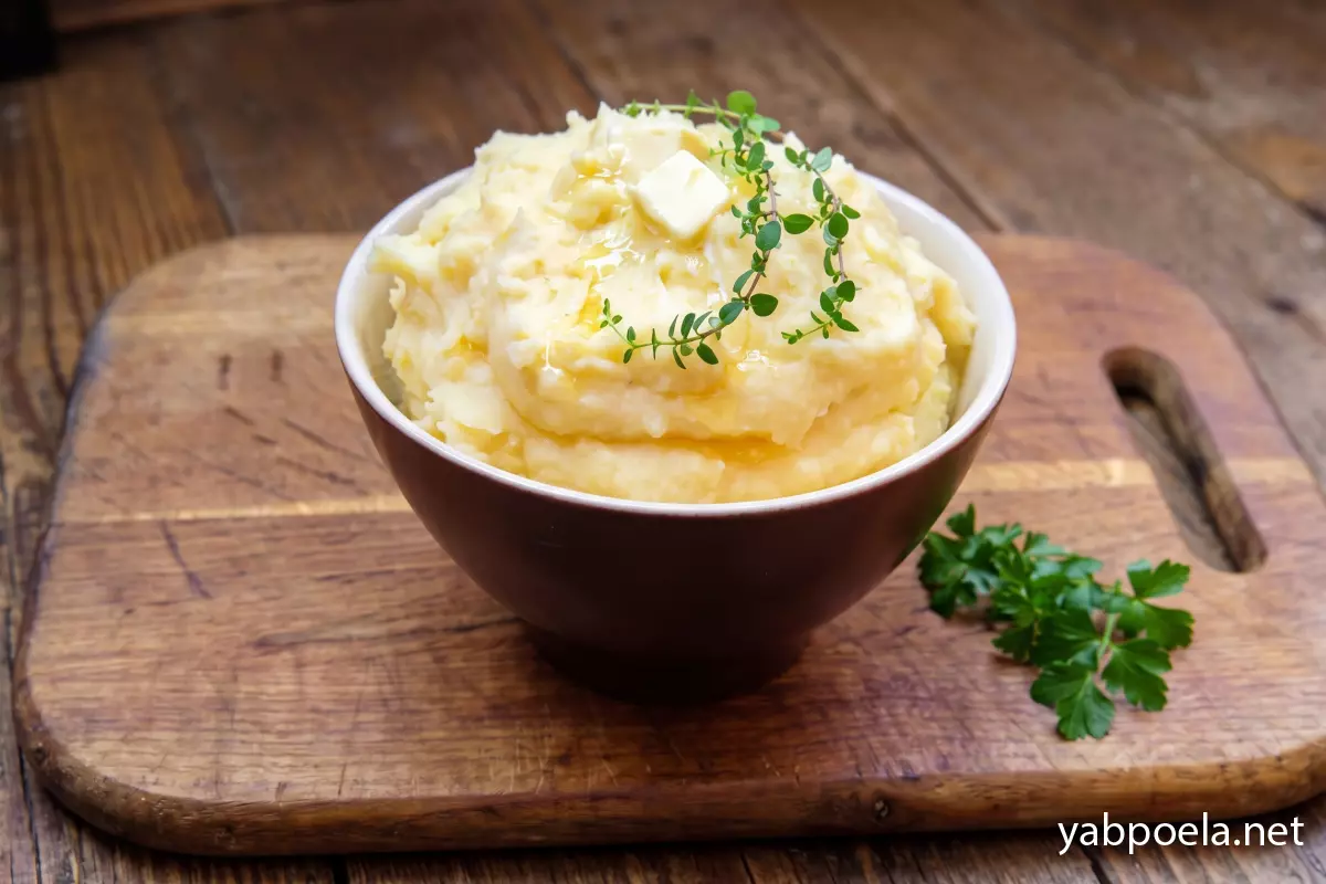 Картофельное пюре на вареных желтках