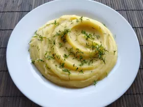 Картофельное пюре в микроволновке с пряностями: быстрый рецепт